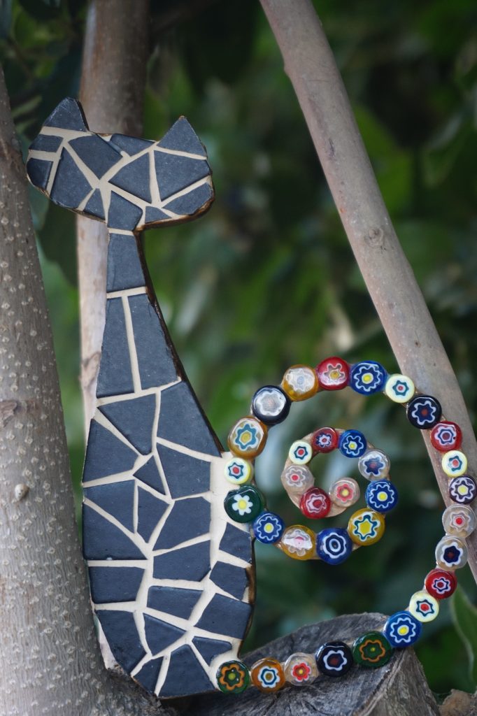 chat en mosaïque noir