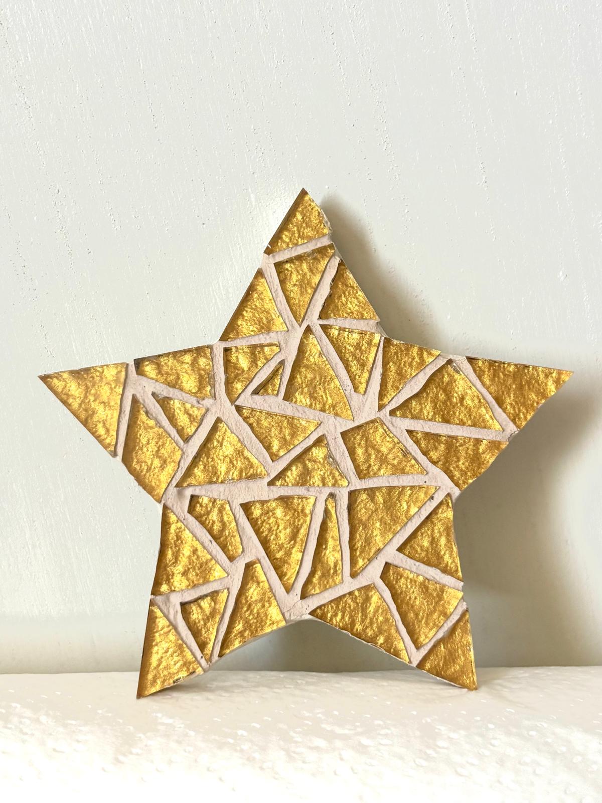 étoile dorée en mosaïques